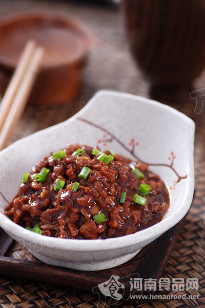 降溫美食：經典炸醬面（圖）