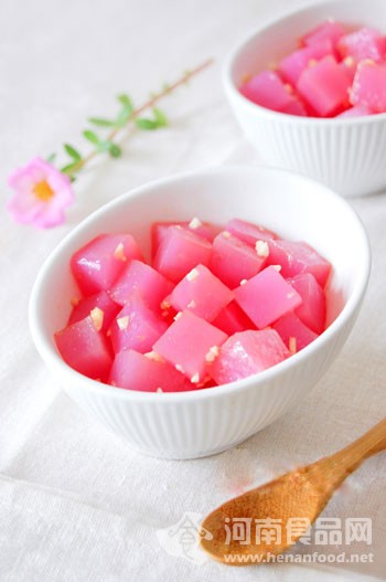 降溫美食：自制純天然彩色涼粉（圖）