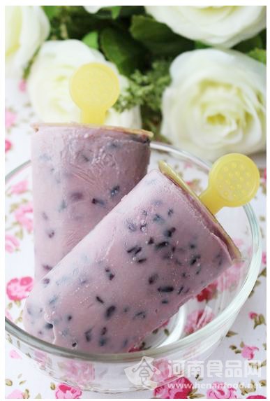  降溫美食：黑米椰奶棒冰（圖）