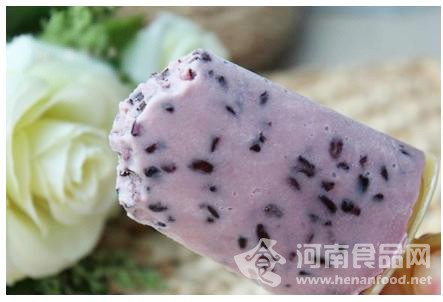  降溫美食：黑米椰奶棒冰（圖）
