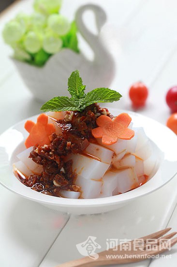 降溫美食：川辣香菇醬拌涼粉（圖）
