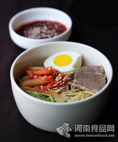 降溫美食：韓式冷面（圖）