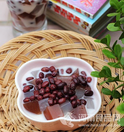 降溫美食：小豆涼粉（圖）