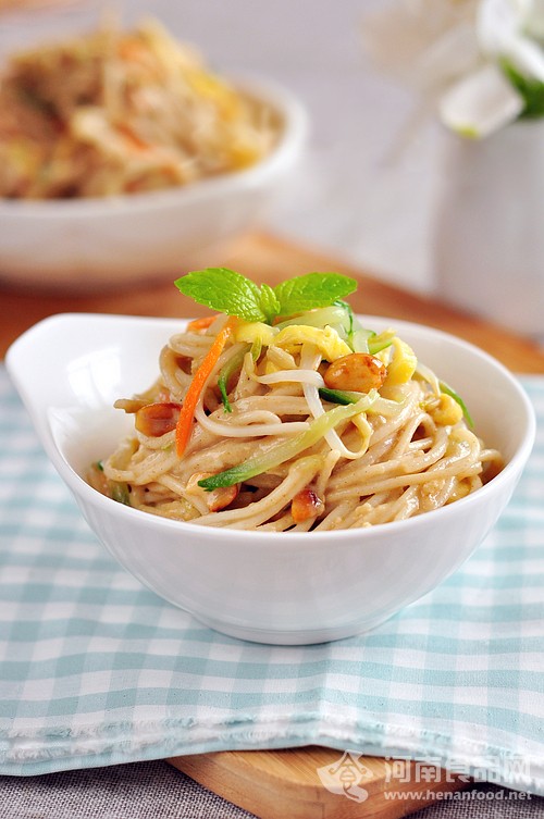 降溫美食：麻醬涼面（圖）