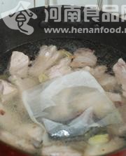 茶膳美食：普洱茶燉排骨（圖）