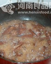 茶膳美食：普洱茶燉排骨（圖）