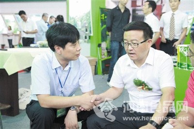 信陽國際茶城應邀參加貴州國際綠茶博覽會現場（圖）