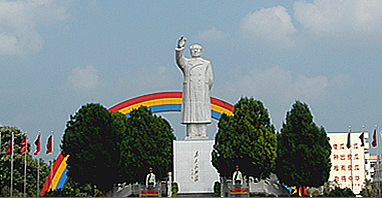 南街村