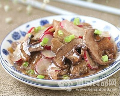 蘑菇五花肉燒蘿卜