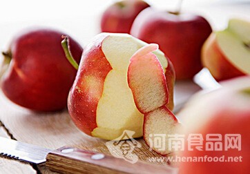 WHO：“吃蘋果最好削皮”