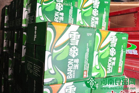 河南省新野縣工商局查獲一批仿冒啤酒