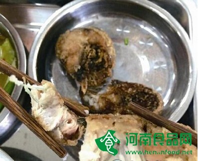 學生食堂吃出綠色魚骨頭嚇壞 專家：本身就是綠色