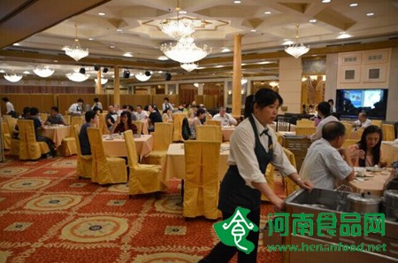 食材上漲美華人餐飲業陷苦拼 被吁提高服務水平